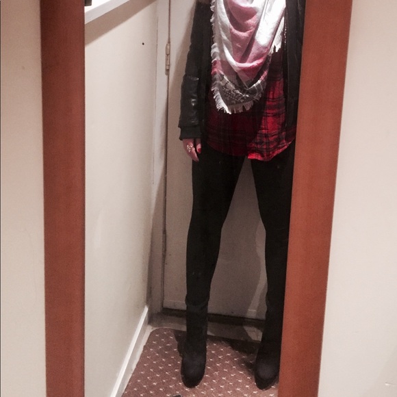 Stuart Weitzman ‘Hiembrace’ Bootie - Picture 7 of 7